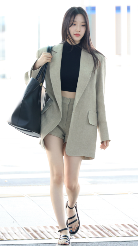 这位文佳英长得也是绝绝子，妥妥的大仙女。