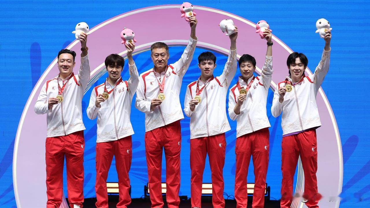 11月23日，王楚钦发文告别全运会。他在本届全运会拿到了乒乓球男子团体金牌和男单