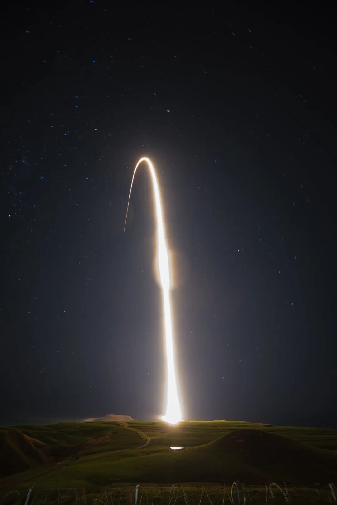 新年第一射！【美国🇺🇸航天火箭实验室的电子号火箭于美国东部时间1月22日凌