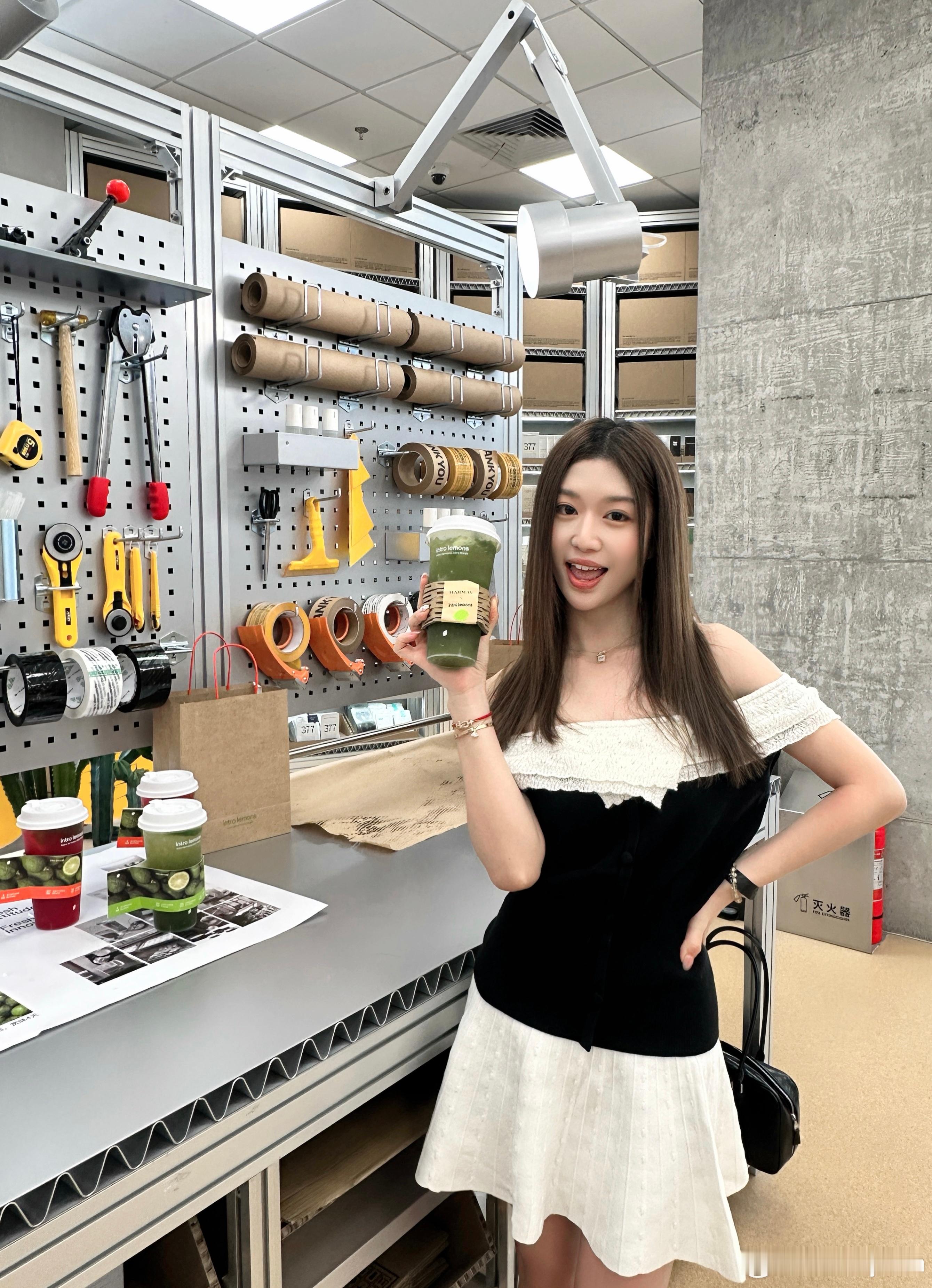 🪵🧃来到了一个很可爱的店🏬​​​