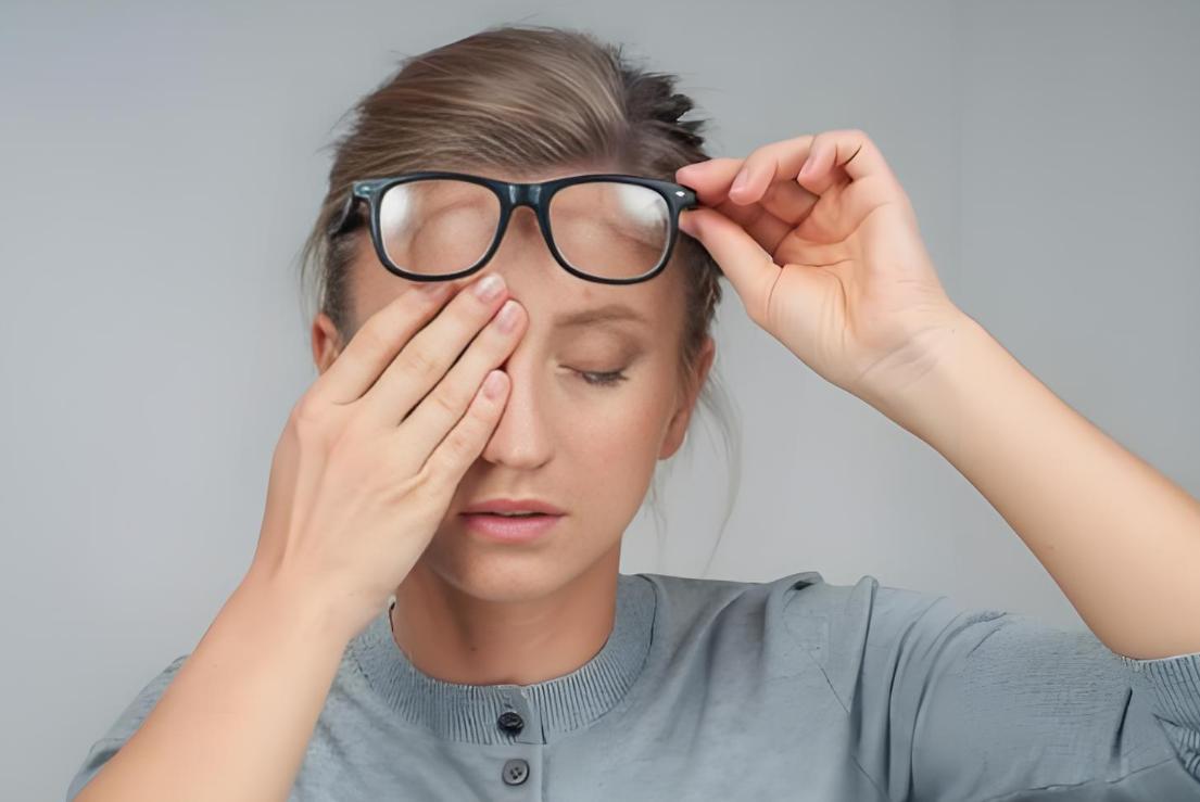 眼睛干涩、失眠多梦、手脚抽筋？一味中药，平和肝气、养肝补血很多人到了三四十岁，