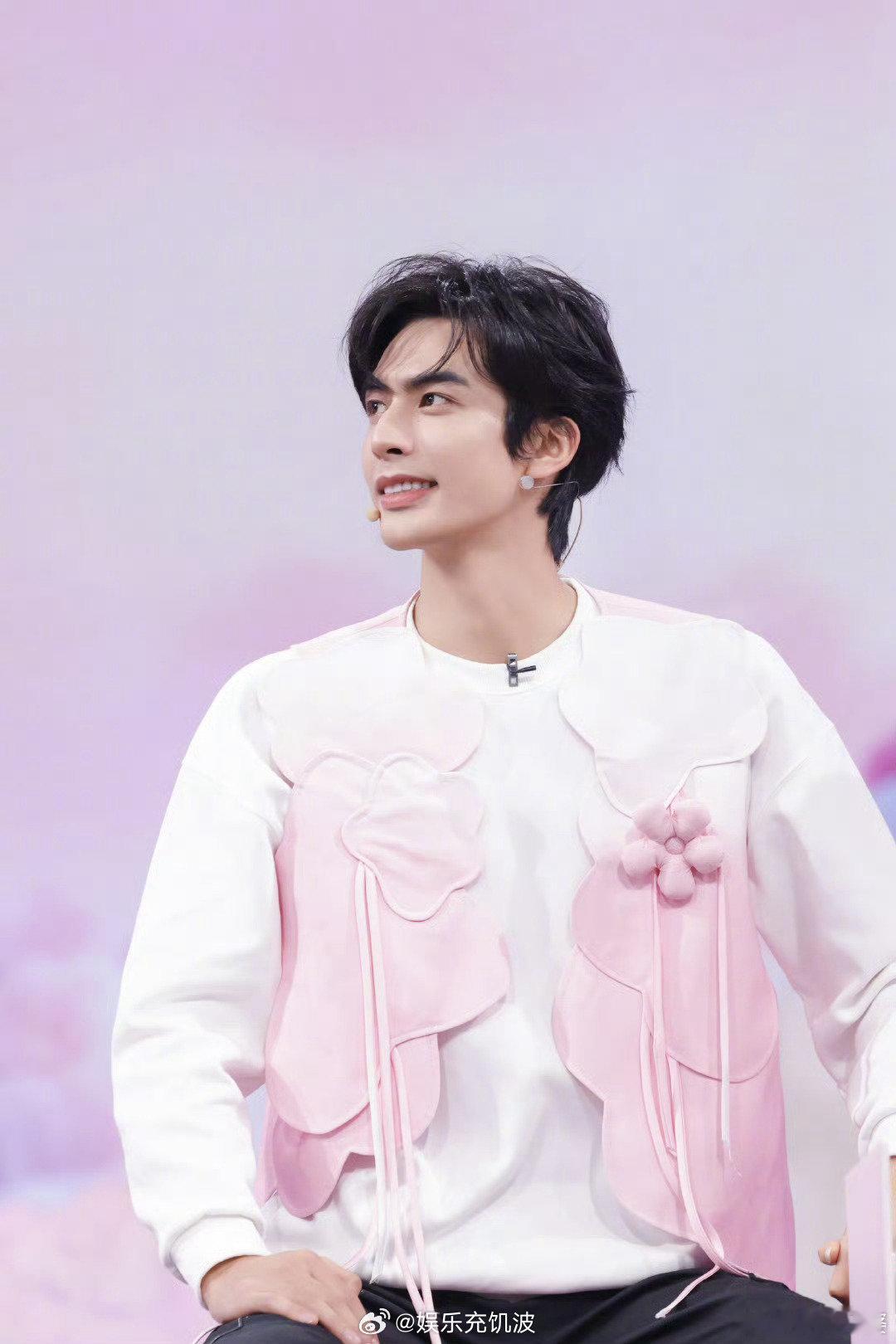 你好星期六跨年档大片上线你好星期六跨年就看《你好星期六》！九位嘉宾各展神通，抽