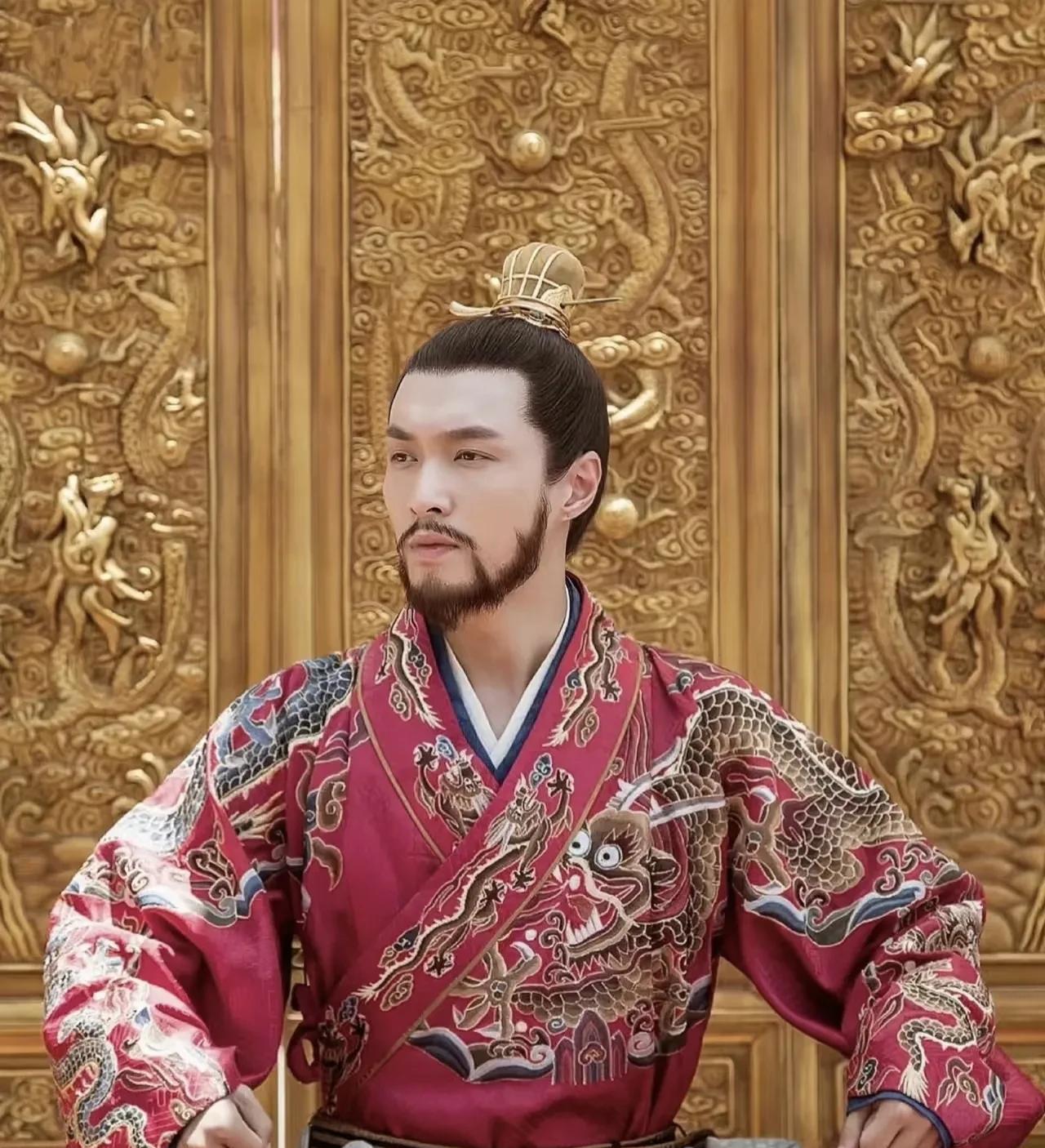朱祁镇是明朝唯一一个拥有私人队伍的太子，他爹朱瞻基对他格外宠爱。这种宠爱