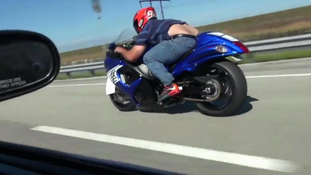 2017款铃木隼与爆改马自达 RX7的高速路比拼