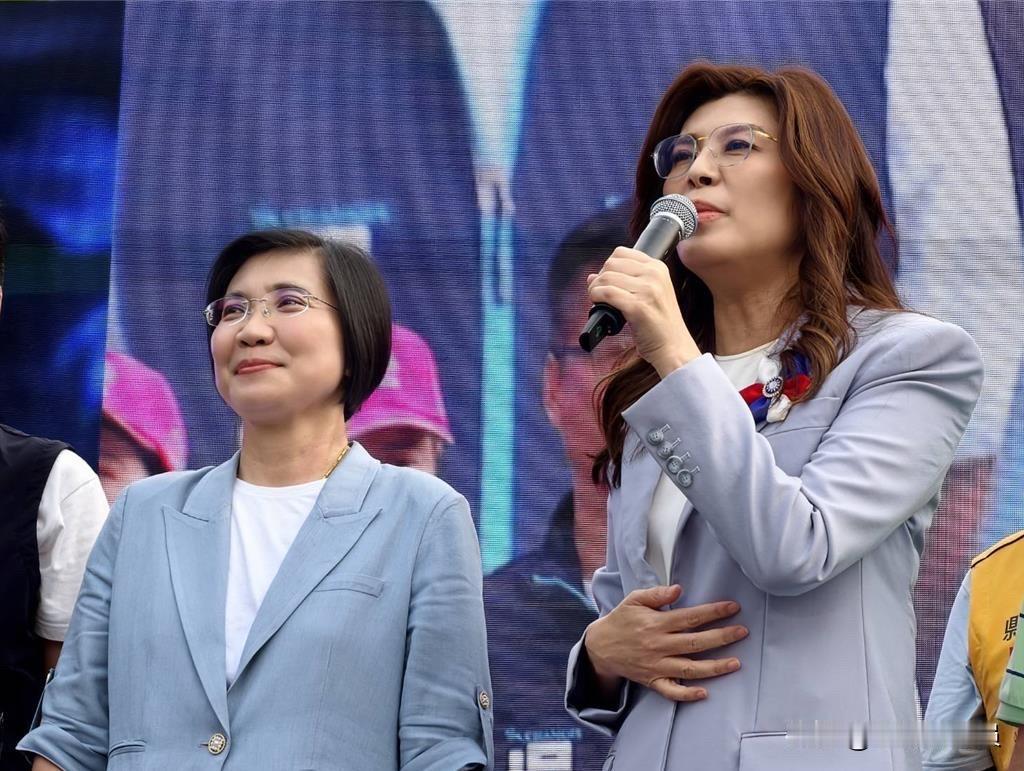 国民党主席郑丽文今（17日）赴新竹县，为新竹县长参选人徐欣莹、竹北市长参选人吴旭