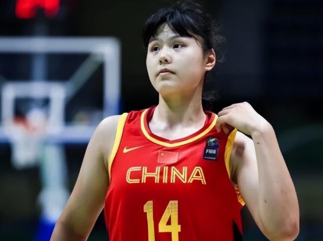 李月汝：女篮世界杯“内线支柱”李月汝是2026女篮世界杯内线核心，与韩旭组成