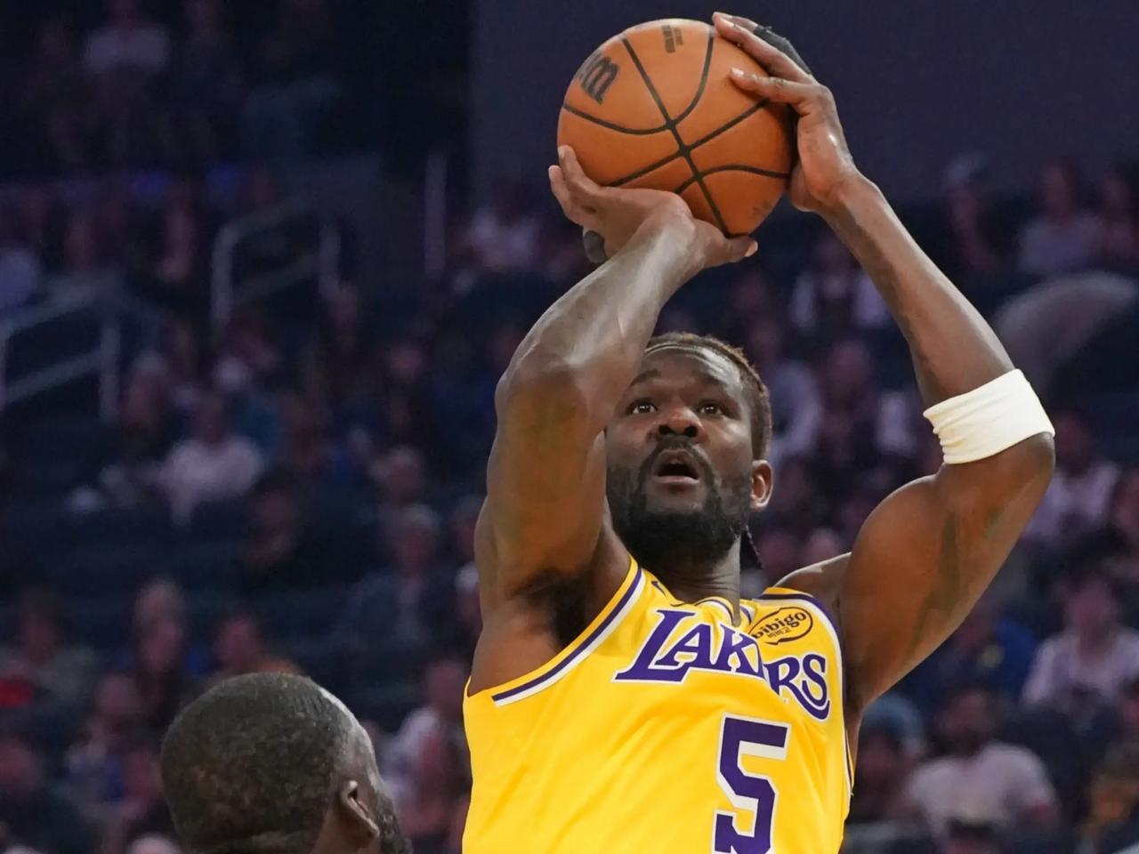 艾顿的进攻太高效了，全场最高的正负值，特别是内线对于加福德和浓眉戴维斯的防守，艾