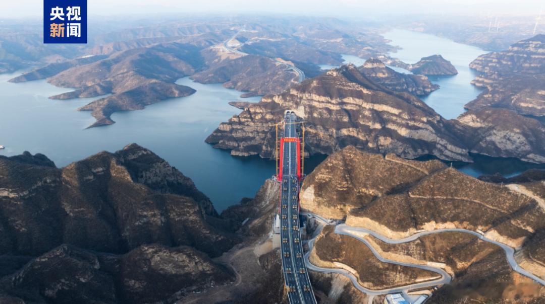 河南黄河三峡大桥通车在即12月5日下午，世界首创独塔地锚式回转缆悬索桥——济新