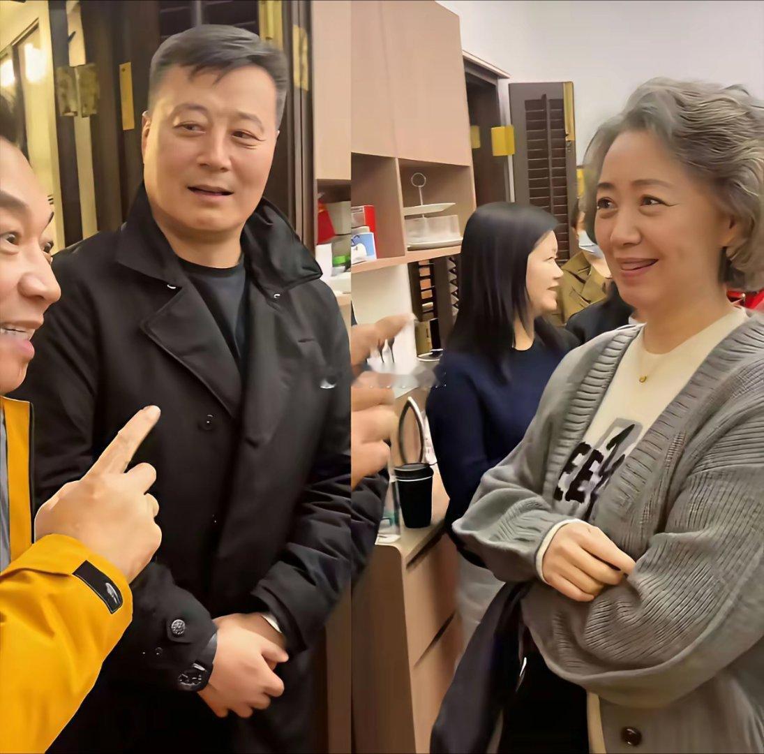 这对夫妻结婚三十年，感情一直稳稳的​​​
