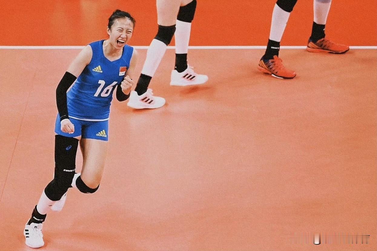 盘点全运会12名老将：1、辽宁女排丁霞。35岁的丁霞是里约奥运冠军，她年龄仅次于