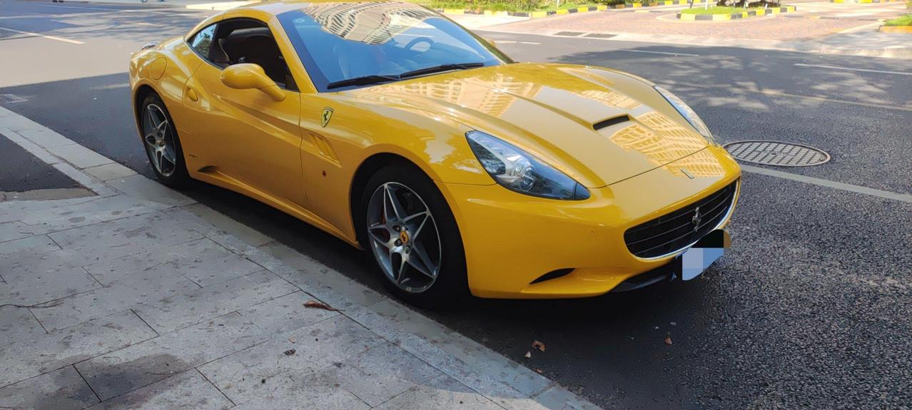 40万收台原价400万的法拉利，先开心后焦虑？前两天帮粉丝验了一台法拉利，20