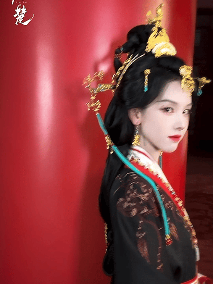 没人能心无波澜地走出这双眉眼此乃神女也陈都灵翘楚​​​