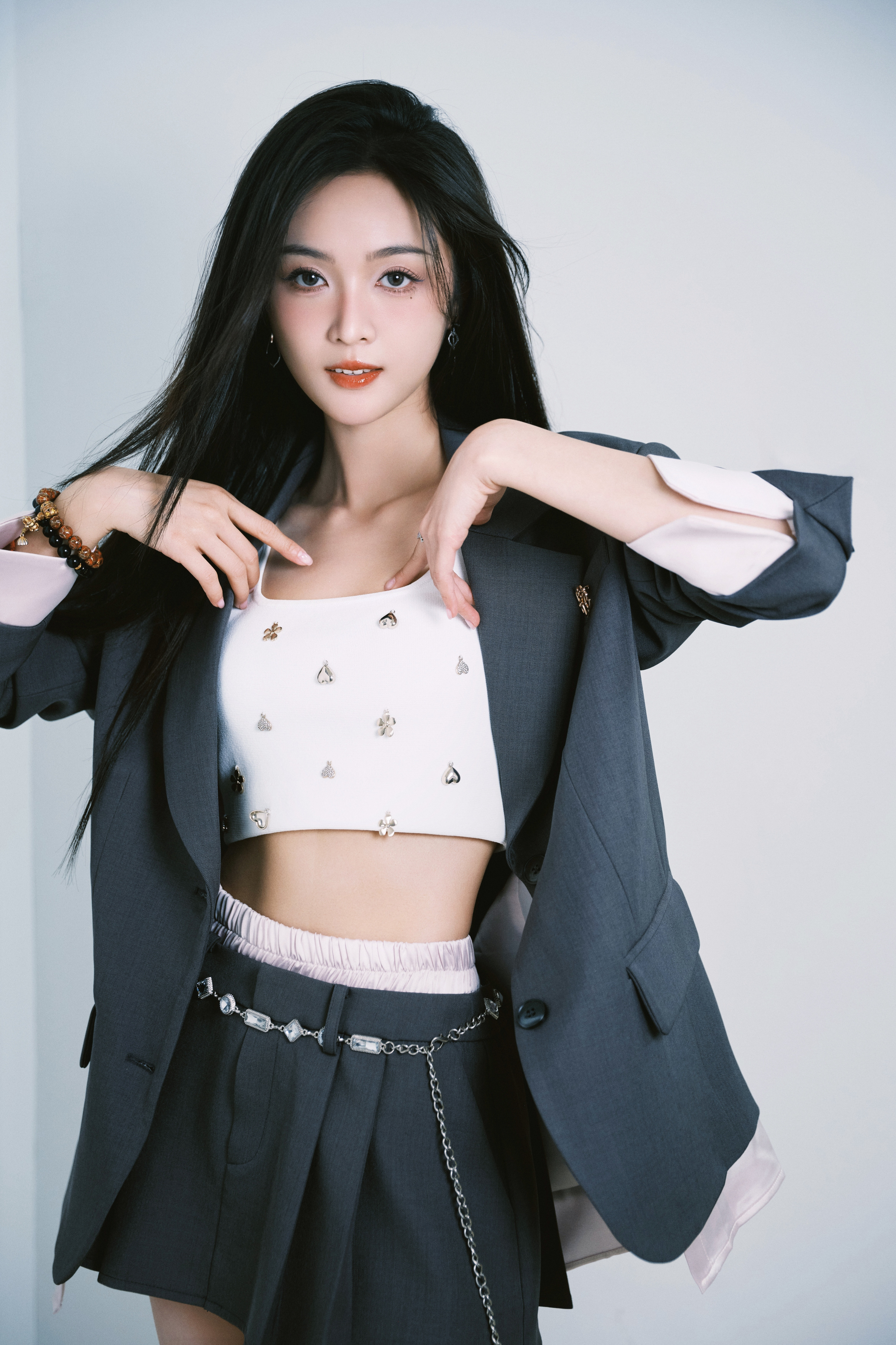 吴宣仪吴宣仪城市捉迷藏美腿短靴真美🦋城市捉迷藏​​​