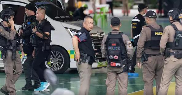 泰国中学生开完26枪后饮弹自尽，留下的不仅是血腥和恐怖还有一地鸡毛！根据报道