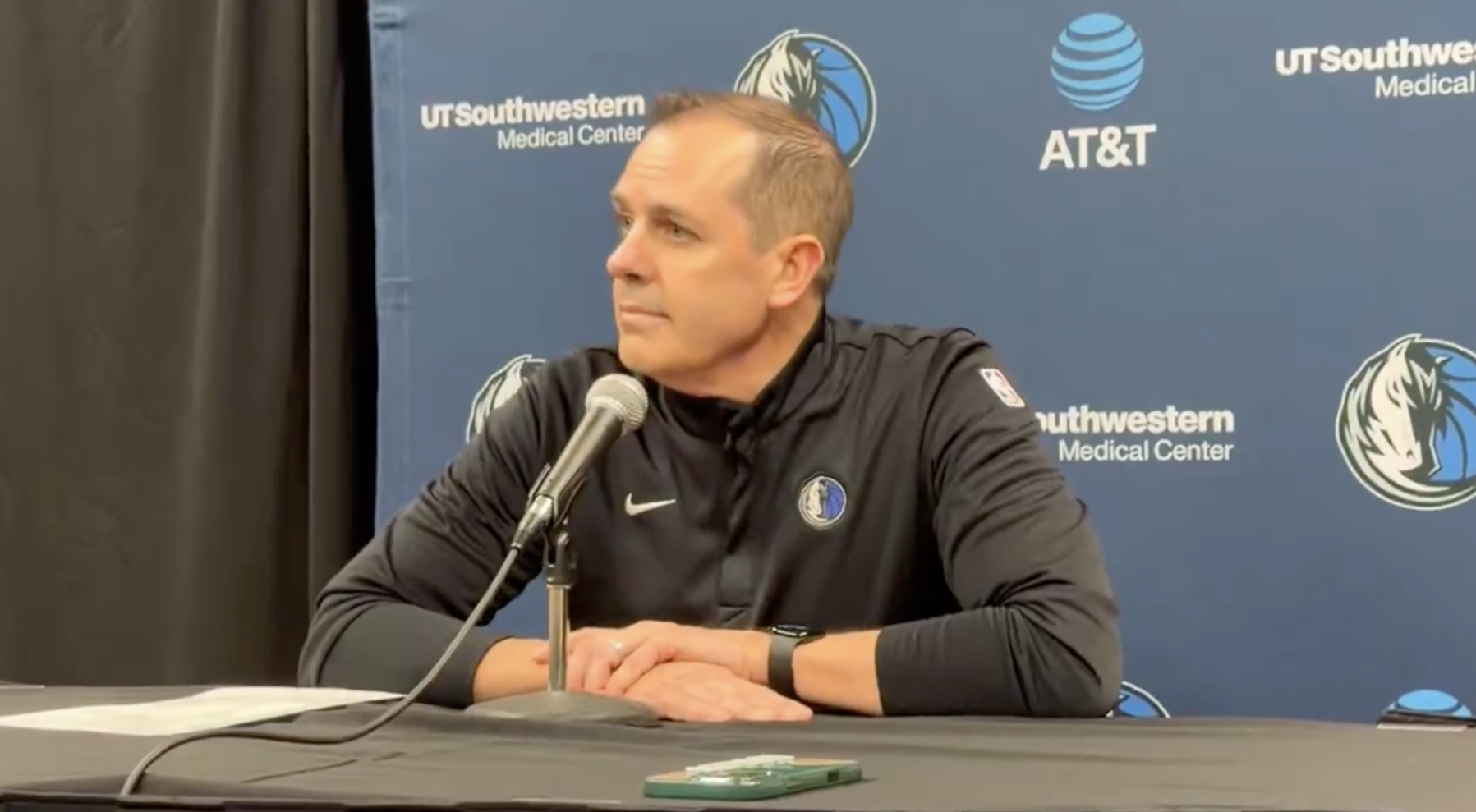 重新担任主帅什么感受? 沃格尔: 像骑单车一样自然, 很自在