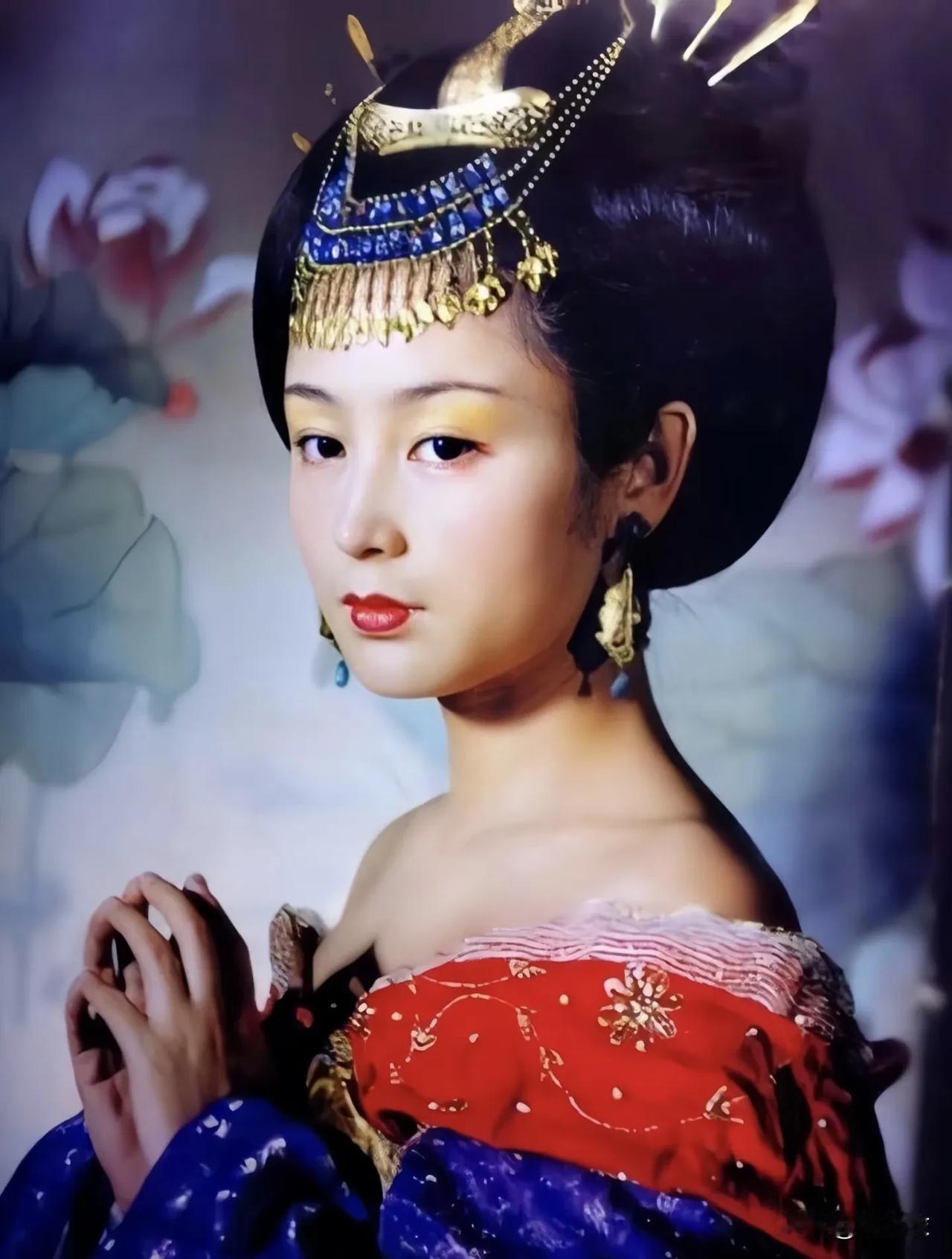 太平公主的人生一直在坠落，她作为帝国最受宠爱的公主，作为政治动物的武则天也把最柔