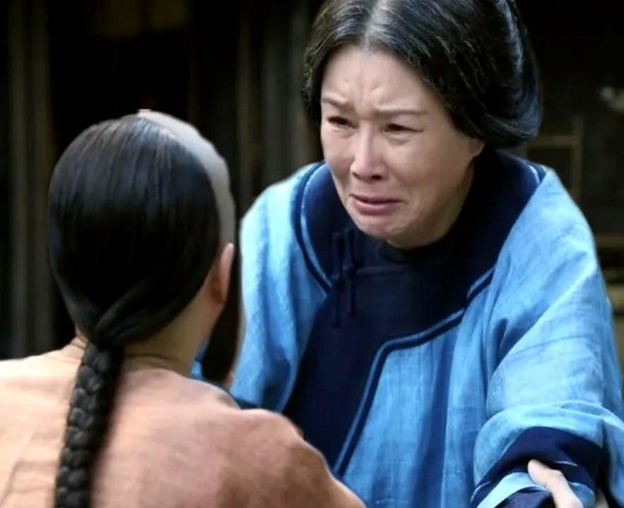 谁能想到！老戏骨朱茵这次在《大生意人》里的表现，直接把观众看傻了！她演的古平