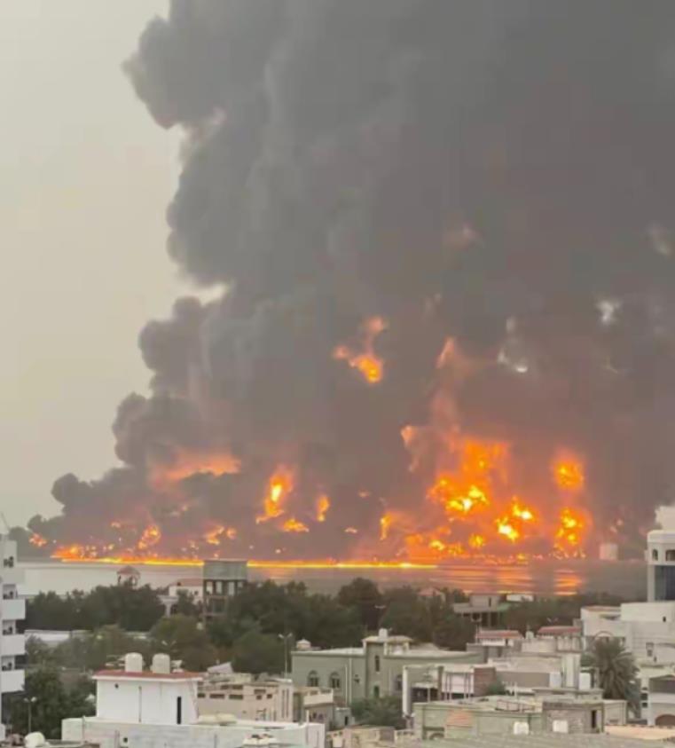 短短12个小时里，第九波、第十波导弹雨接连砸下。特拉维夫、佩塔提克瓦、海法、贝内