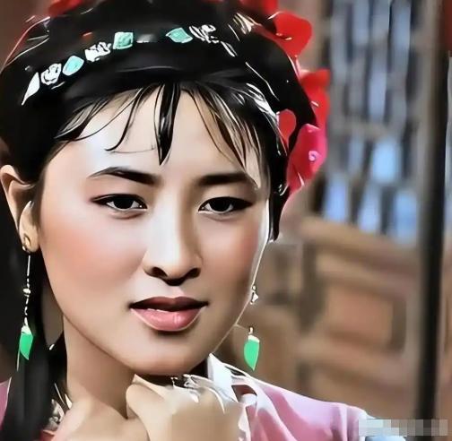 杨丽坤在2000年7月于上海离世，到2026年确实已经过了26年。她去世以后，丈