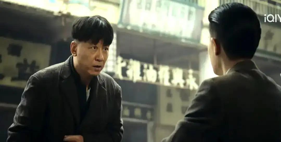 别再骂那个“奸商”了。澳门快饿死人的时候，是他在街上收粮。1943年，日军