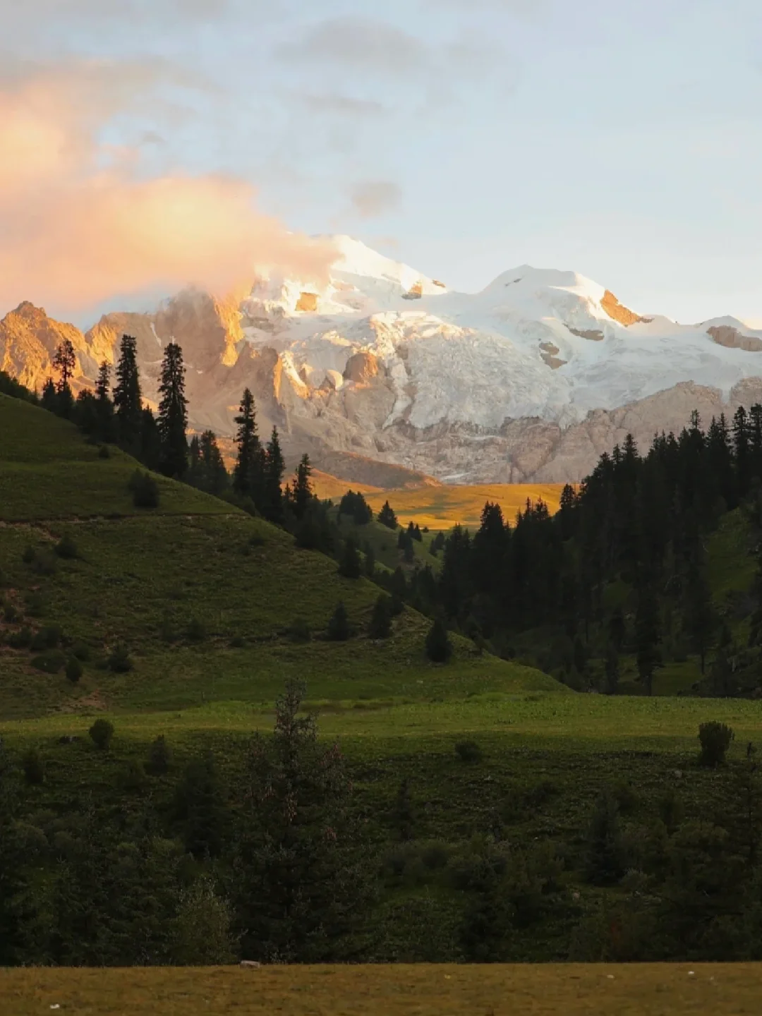 这个毕业季一定不要错过川西的格聂神山🏔️