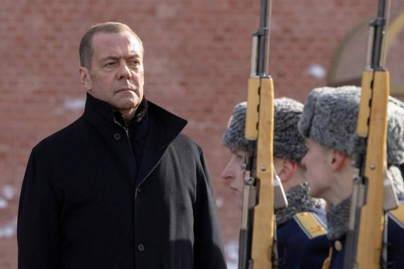 乌彻底被堵死！入北约不行、入欧盟也不行？当地时间4月3日，梅德韦杰夫突然