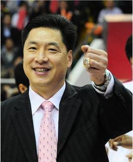 在做重大选择时，如果有将就行为，到了最后必然将推倒重重来！一、2009年中国篮