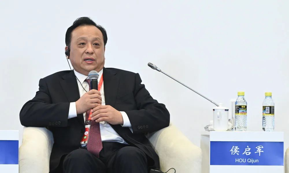 58岁油气勘探专家侯启军升任中石化一把手, 马永生结束超期服役退休