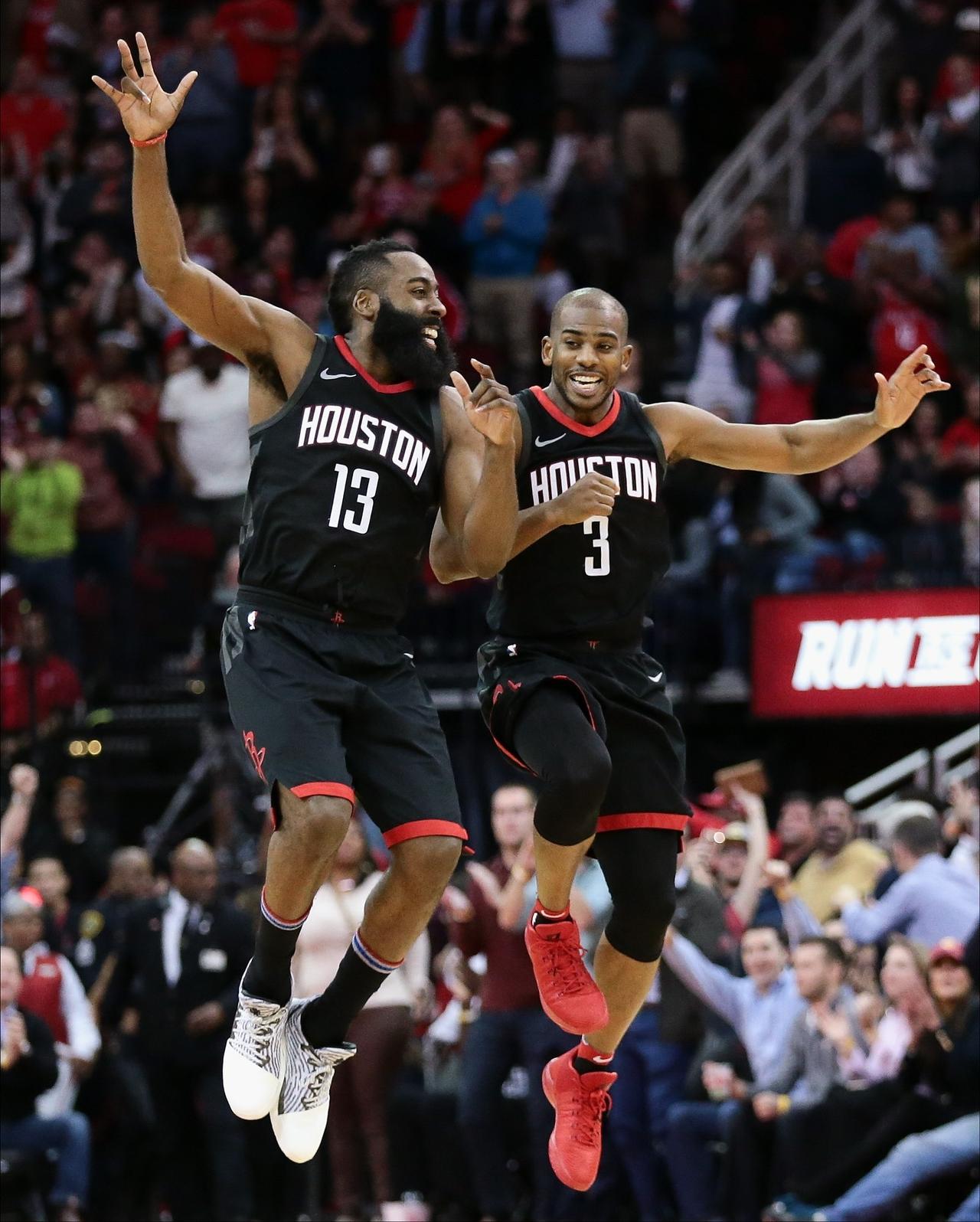 41岁的詹姆斯凌晨三点发ins：“控卫之神！这真是一段了不起的旅程！”就在哈登