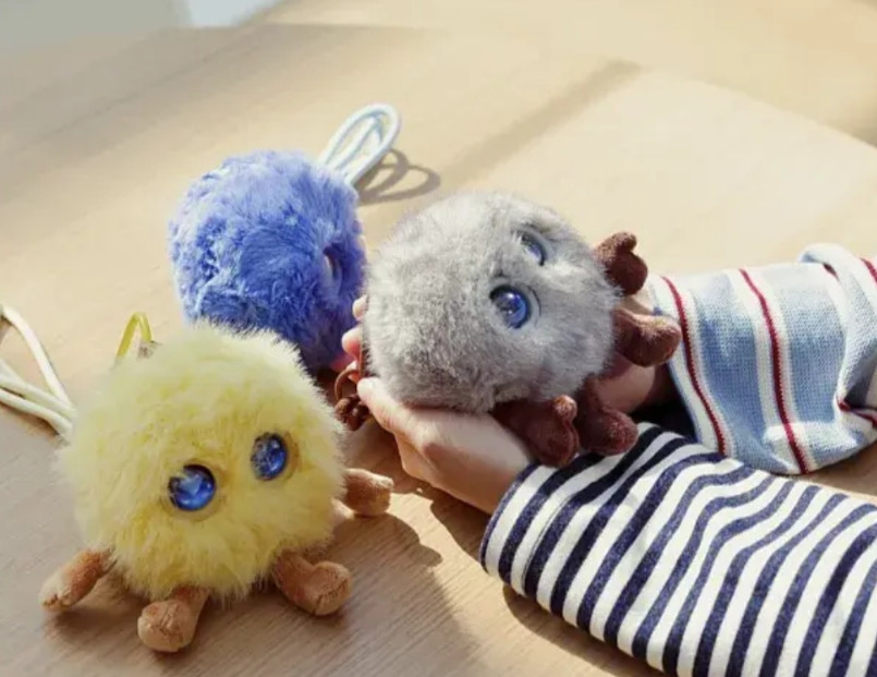 华为最新推出了这个叫做“憨憨”的可以进行人工智能对话的小玩意儿，售价399。拆解