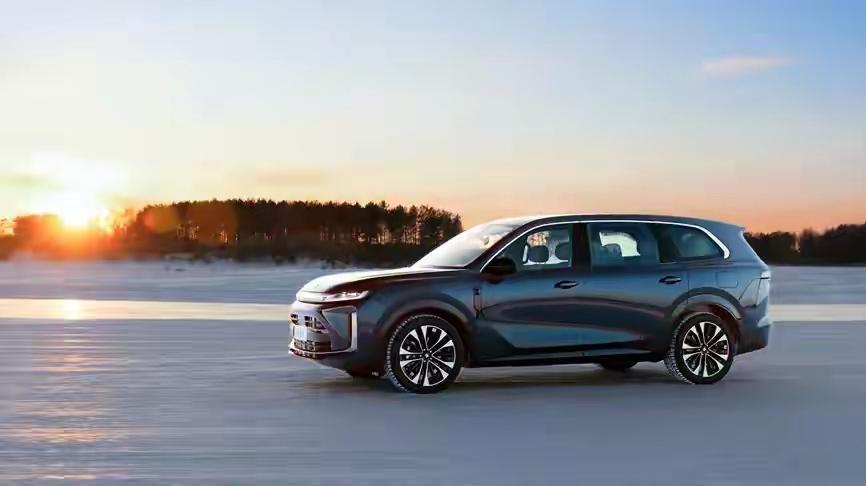 都说人民需要什么五菱就造什么，这一次他也没让大家失望，你。都知道在豪华大6座su