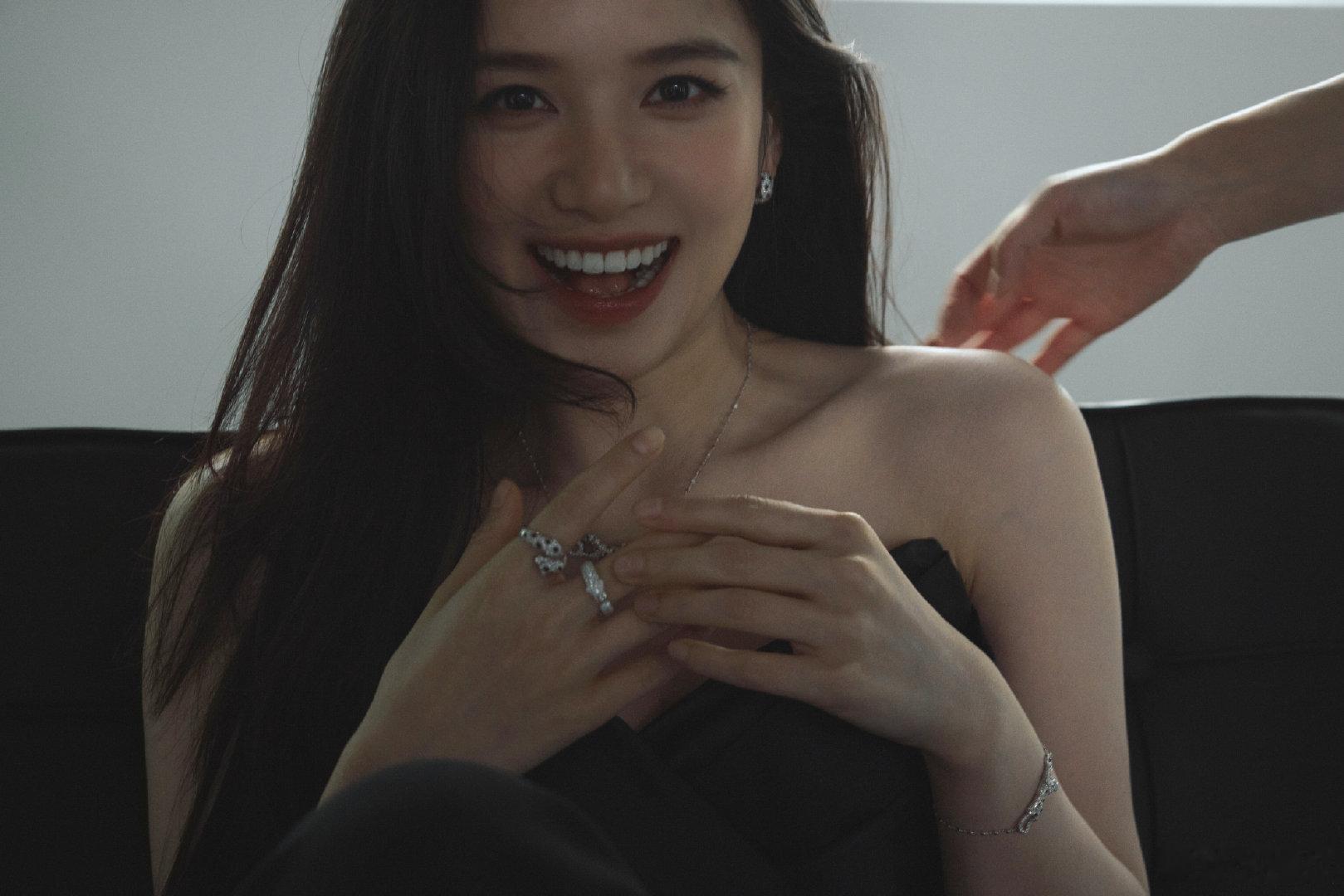 #张婧仪##张婧仪#急需妈妈怀抱[爱心]​