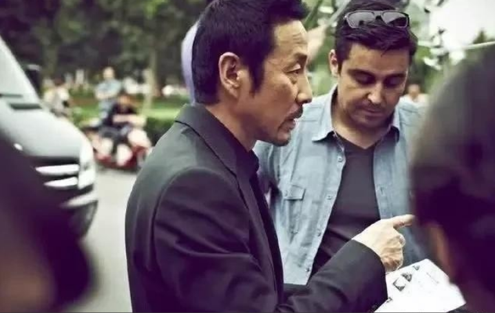 2016年，李路筹拍《人民的名义》，眼看就要开机，却突然对陈道明说：“明哥，对不