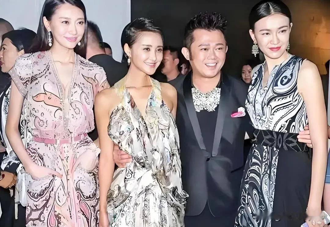李艾:不想睁开眼，希忘是她的幻觉。一次红毯活动前，大家都在VIP室休息，主持