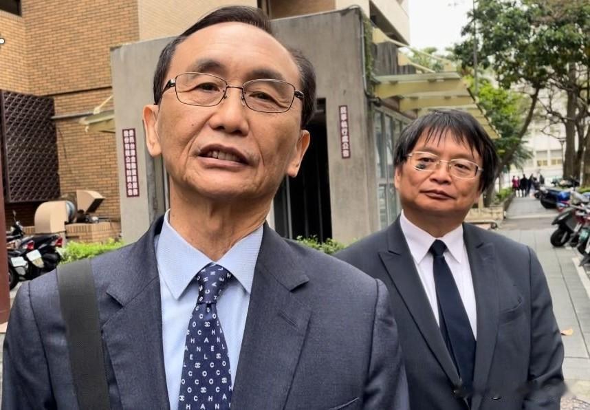 十年合作破裂！吴子嘉怒批民调专家戴立安“忘恩负义”：转投赖瑞隆阵营让你混不下去