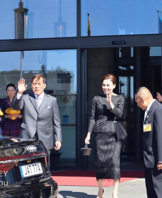 泰国王后苏提达从瑞典回国地位又提升，泰王太宠妻啦！在苏提达生日之际，为庆祝苏提达