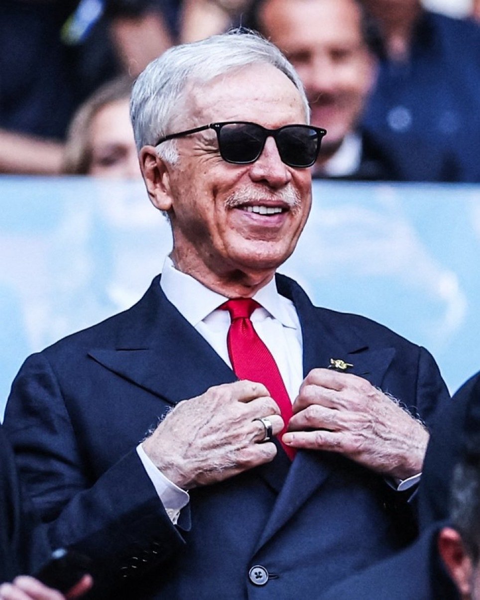 掘金的老板，购买了MLB球队之后，旗下球队包括棒球MLB洛杉矶天使，篮球NBA丹佛掘金，足球科罗拉多