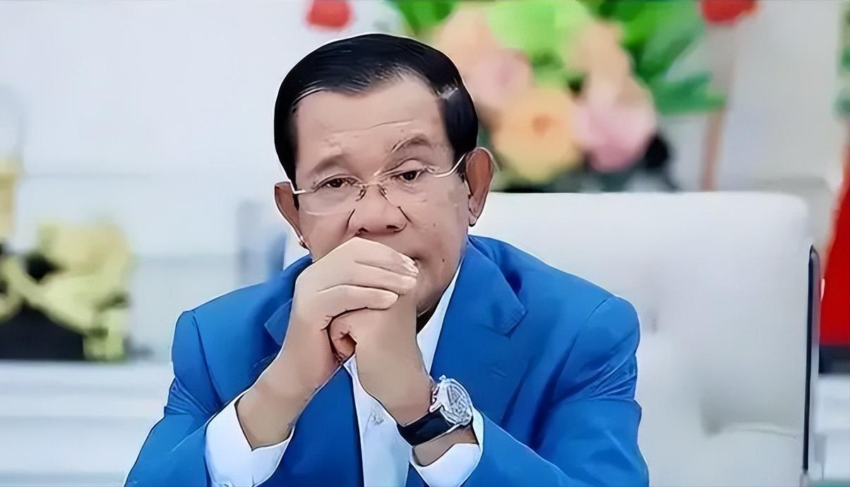 泰国的火炮轰得这么狠，是因为他们嗅到了最危险的信号：大国的雷达关机了。以前打狗还