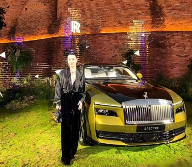 曾偷税749万的炫富网红“女扮男装”油头柏公子改名复出，被平台封禁500年！红