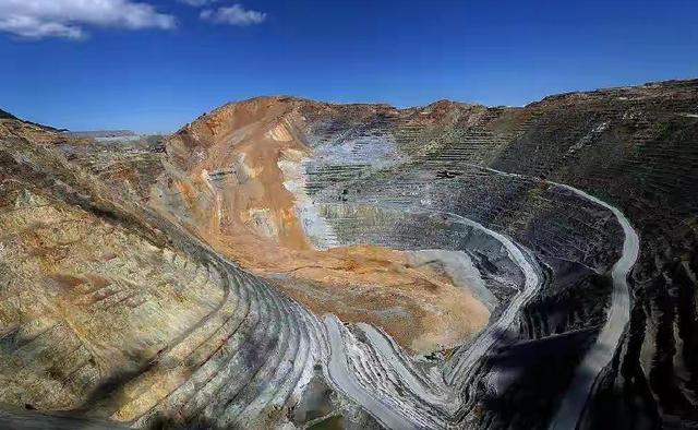 蒙古国那边确实不好过，一个字：难。难在哪？156万平方公里的土地，比法国、德国、