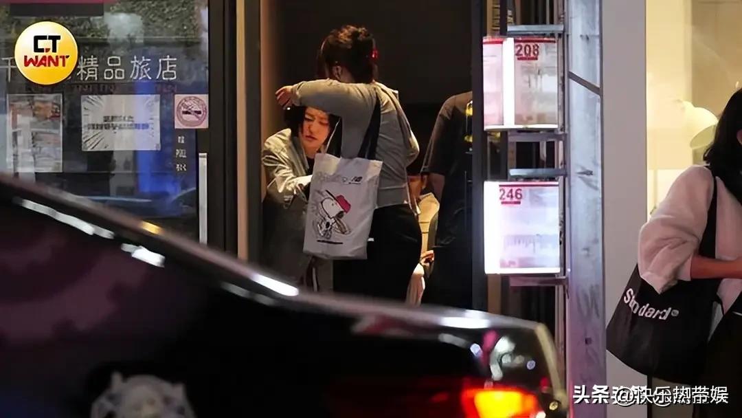 该说不说，小s哭戏还是不错的这不一下就有热度了亲姐都走了一年多了，当初好点给