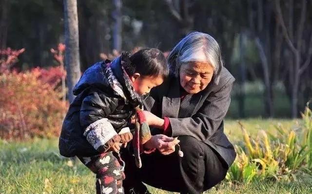 我婆婆帮我带孩子九年，我们没吵过架。儿子出生后，母亲大人就从老家来到城里