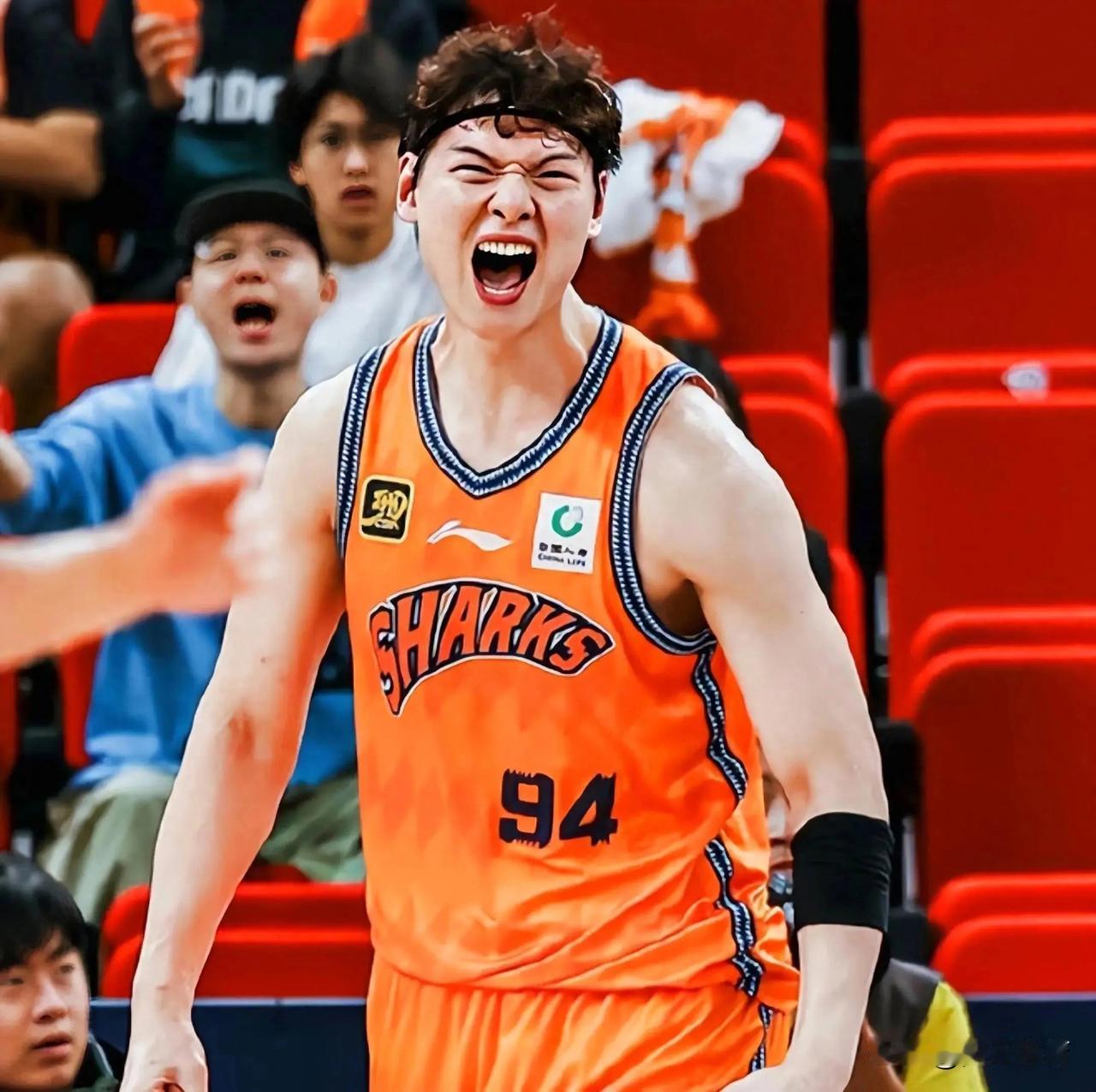 上海95-78赢了，但赢得真不轻松！几点观感：①上海开局太拉胯，打青年军龙