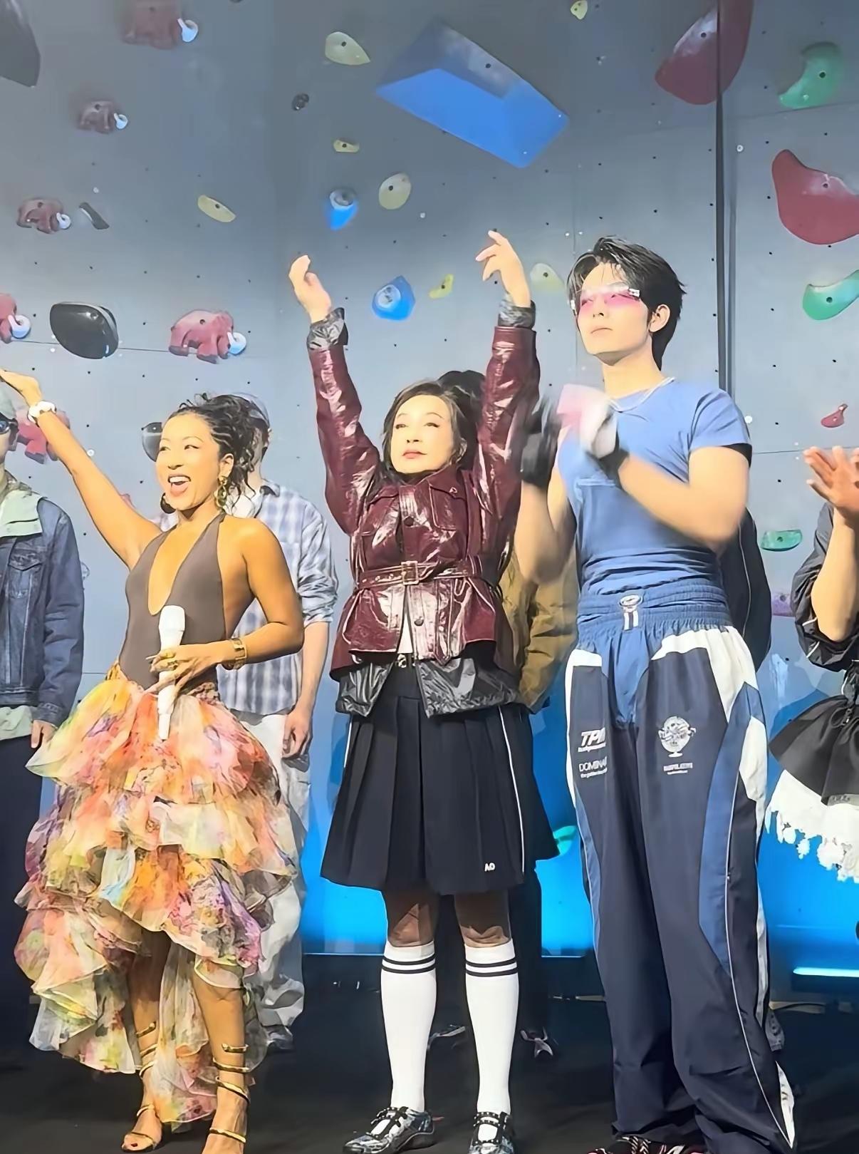 76岁的刘晓庆，又一次炸上热搜！4月1日上海一场线下活动，她扎着利落高马尾