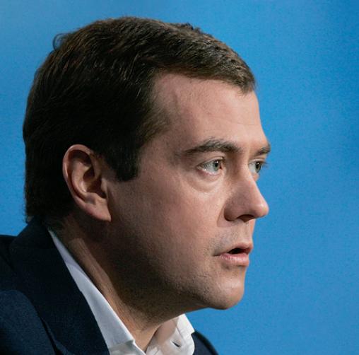 梅德韦杰夫今晚（北京时间3月5日晚）写道：“北约真是疯了！先是美国刺杀了伊朗领导