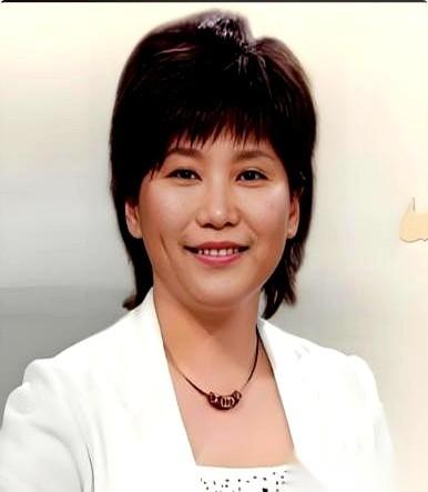 都说二婚是跳出火坑，我表姐也这么以为。头婚那个，是冷。现在的这个，是精。可她说