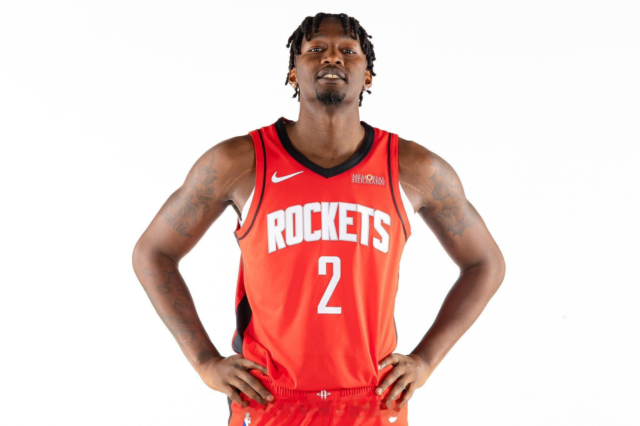 芬尼-史密斯明天还是上不了哈！所以别信什么三天前的某网“赛前决定”休斯顿火箭新赛