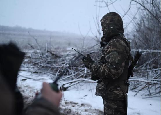 俄罗斯居然主动做出让步姿态，莫斯科表示，只要乌军从顿巴斯地区撤出，那么俄军的战斗