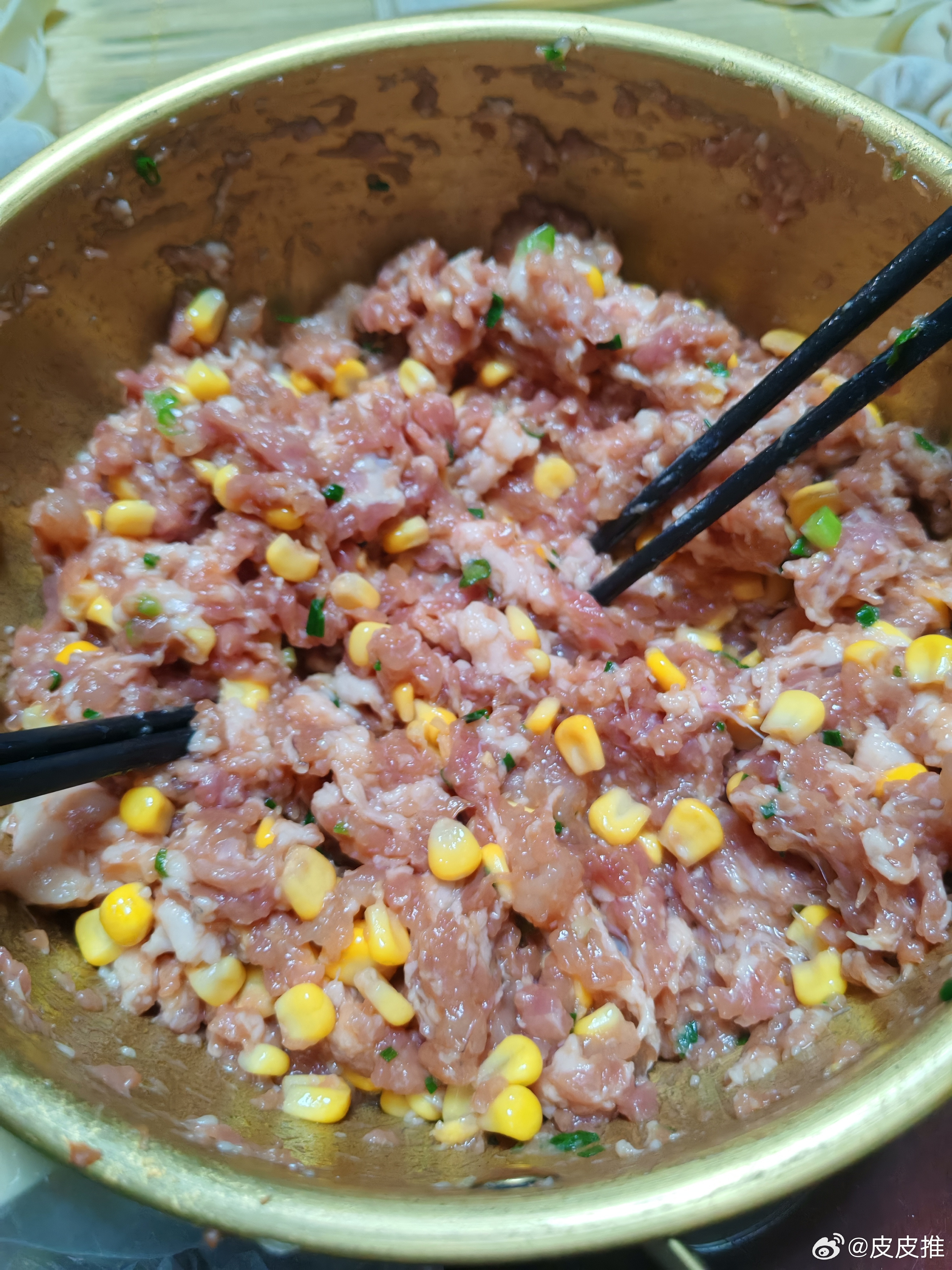 晚上吃点饺子吧，在家吃不用担心什么预制菜了。​​​