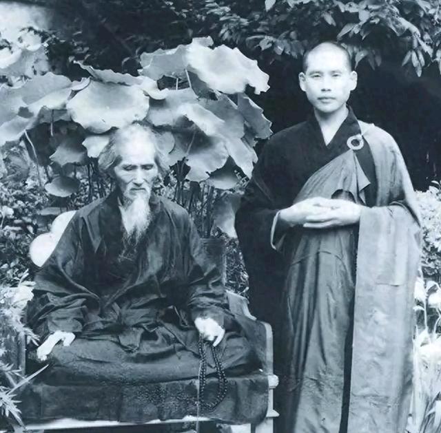 1943年初，蒋介石拜会了104岁的虚云大师，询问抗日战争的结果，大师听后不